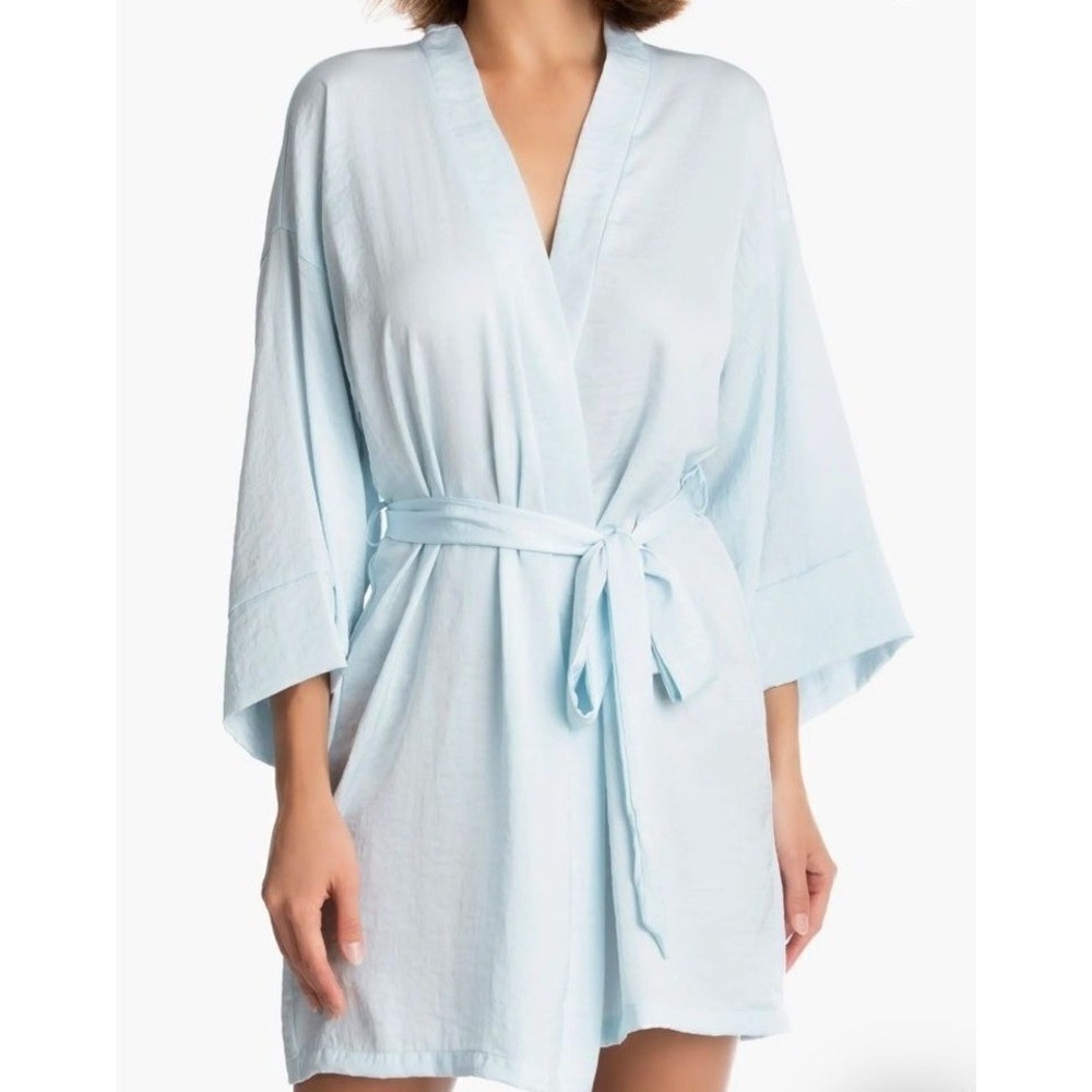 In Bloom by Jonquil Philipa Lace Trim Pale Blue Satin Wrap Size‎ XS NWT